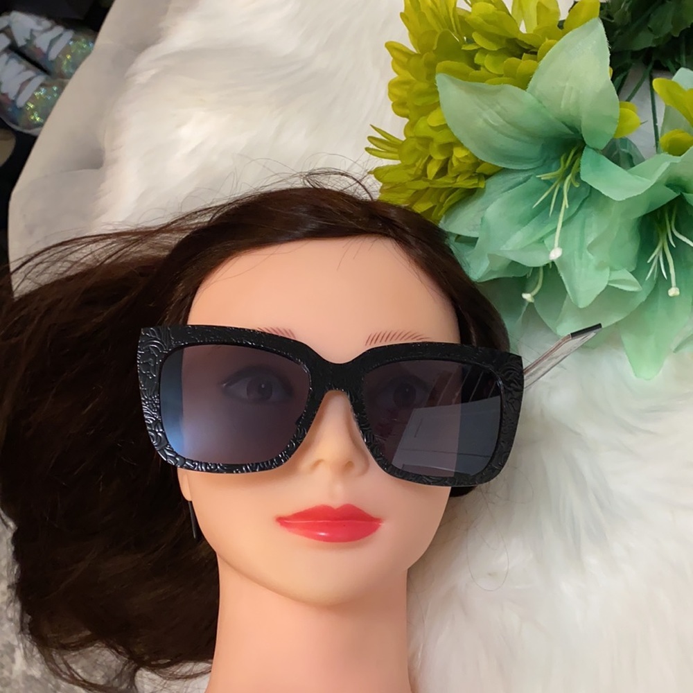 Metal Textured Square Framed Black Sunglasses By Bella Vita NEW! - Picture 5 of 5